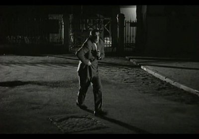 Der Mörder kam um Mitternacht-0047.jpg (66.74 Kio) Vu 21540 fois extrait du film:<br />"un témoin dans la ville"