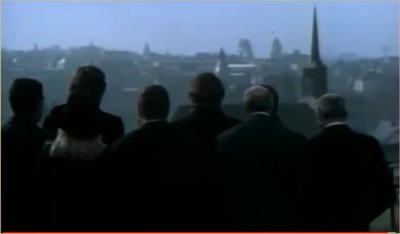 La traque scène finale.jpg (32.89 Kio) Vu 57199 fois extrait du film<br />"La Traque" 1975