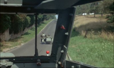 Wo bitte ist die 7. Kompanie geblieben004.jpg (82.33 Kio) Vu 8424 fois extrait du film:<br />"Mais ou est donc passée la 7e compagnie ?"