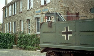 Wo bitte ist die 7. Kompanie geblieben008.jpg (108.39 Kio) Vu 8424 fois extrait du film:<br />"Mais ou est donc passée la 7e compagnie ?"