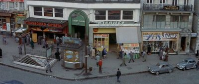 Eine Frau ist eine Frau1111.jpg (40.41 Kio) Vu 8220 fois extrait du film:<br />"une femme est une femme"