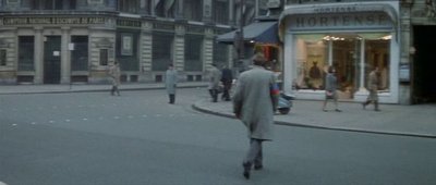 Eine Frau ist eine Frau1100.jpg (24.78 Kio) Vu 8220 fois extrait du film:<br />"une femme est une femme"