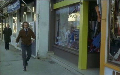 schüchtern004.jpg (37.12 Kio) Vu 6810 fois Extrait du film:<br />"Je suis timide mais je me soigne"