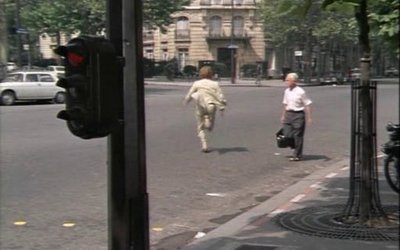 Der grosse blonde006.jpg (29.45 Kio) Vu 10531 fois extrait du film:<br />"le grand blond avec une chaussure noire"