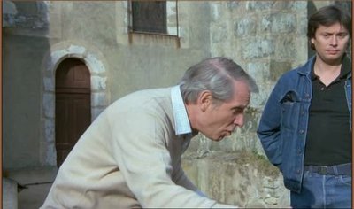 gros salaires004.jpg (35.85 Kio) Vu 10599 fois extrait du film:<br />"Que les gros salaires lèvent le doigt"