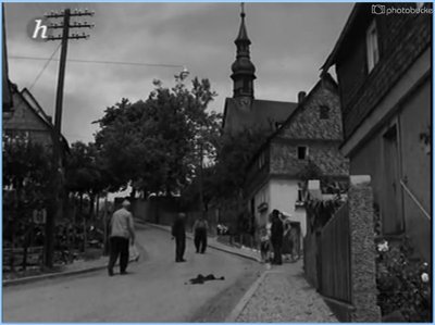 Jenseits des Rheins002.jpg (44.96 Kio) Vu 5868 fois extrait du film:<br />"Le passage du Rhin"