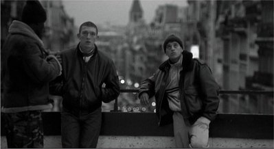 la haine 004.jpg (67.37 Kio) Vu 7809 fois extrait du film:<br />"la Haine"