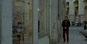 modernlove001.jpg (34.07 Kio) Vu 5260 fois ERIC (Pierre-François Martin-Laval ) devant la pharmacie