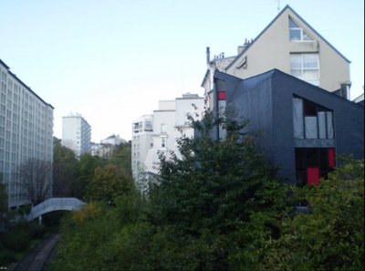 la passerelle de la Mare.jpg (94.56 Kio) Vu 9208 fois La passerelle perdue dans les immeubles