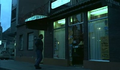 bar square louise de marillac002.jpg (69.09 Kio) Vu 17888 fois Extrait du film:<br />"Tchao Pantin"