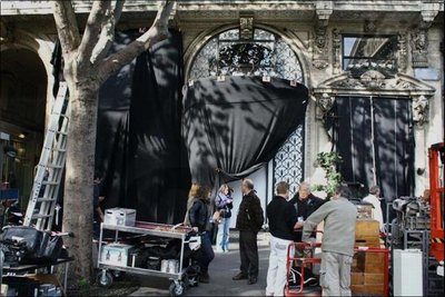 Tournage-Hereafter068.jpg (92.29 Kio) Vu 5259 fois Tournage du film:<br />Hereafter place de la Madeleine PARIS