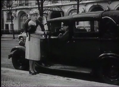 Monsieur Taxi002.jpg (100.26 Kio) Vu 9844 fois extrait du film:<br />"Monsieur Taxi"